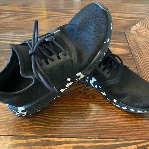 Adidas boys tennis shoes size 8 (mens).